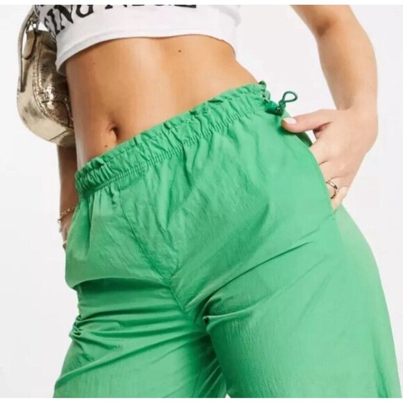 Bershka Green Baggy Parachute Pants Small Women Tech Joggers Streetwear Blogger - Picture 2 of 16